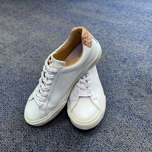 Veja Esplar White Leather with Tan Faux Snake Skin Heel Women's Size US 8  NICE!